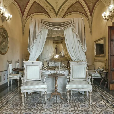 Residenze D'epoca Palazzo Coli Bizzarrini Сиена