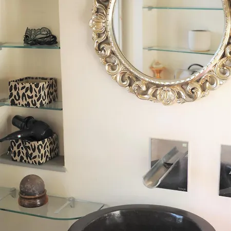 Residenze D'epoca Palazzo Coli Bizzarrini *